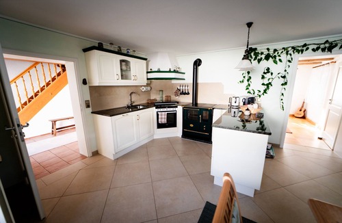 Lalling House | Holiday Home 'Drasch' with Private Terrace, Private Garden and Wi-Fi
