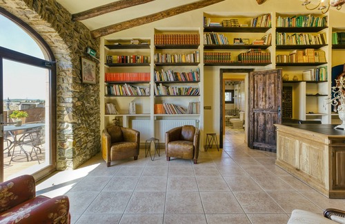 Mollet de Peralada House | Holiday Home "Mas Renart" with Mountain View, Pool, Wi-Fi, Garden & Terrace