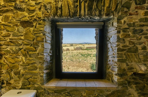Mollet de Peralada House | Holiday Home "Mas Renart" with Mountain View, Pool, Wi-Fi, Garden & Terrace