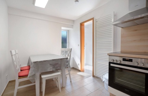 Groskoschen House | Holiday Home 'Ferienhaus' with Private Terrace, Shared Garden and Wi-Fi