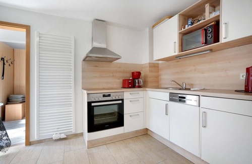 Groskoschen House | Holiday Home 'Ferienhaus' with Private Terrace, Shared Garden and Wi-Fi