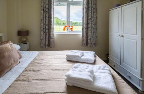 Henfield House | Holiday Home Fir Cottage by Interhome