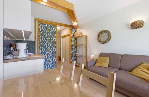 Gresse-en-Vercors Apartment | Holiday Home 'Les Cimes - Grand Veymont View' with Mountain View and Private Terrace