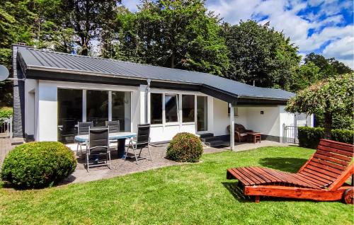 Gunderath House | Holiday Home Gunderath With Fireplace I