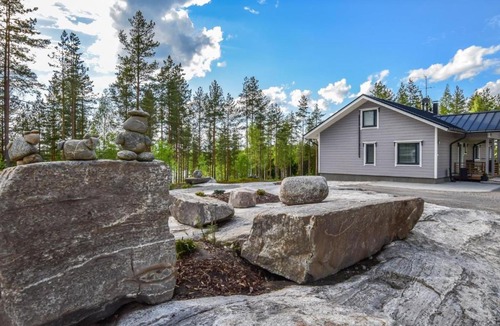 Aatola House | Holiday Home Hämyrinne by Interhome