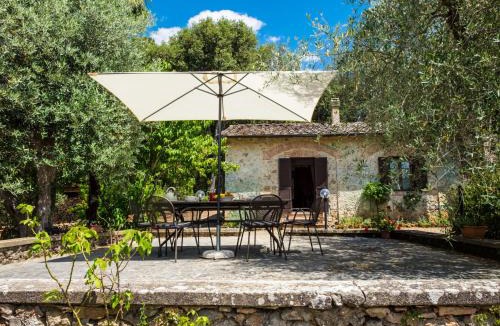 Simignano House | Holiday Home Il Boschetto by Interhome