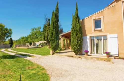 Loupia House | Holiday Home in Loupia with Private Pool