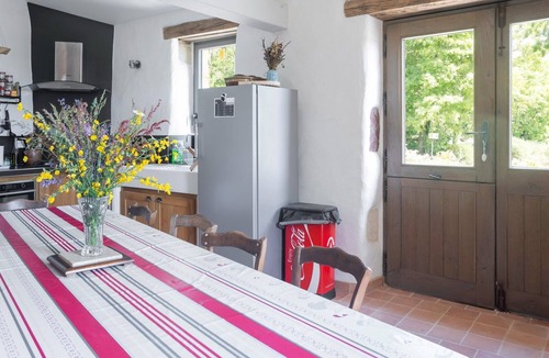 Mazeyrolles House | Holiday Home in Mazeyrolles with Garden