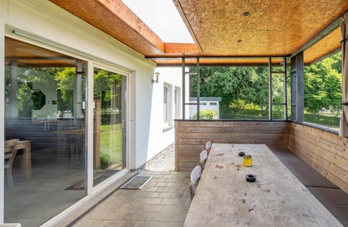 Nadrin House | Holiday Home in Nadrin Filly with Garden