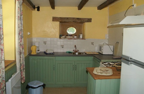 Pressac House | Holiday Home in Pressac with Swimming Pool