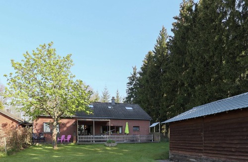 Bellevaux House | Holiday Home in Recht with Garden
