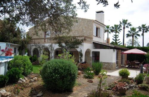 Sa Coma House | Holiday Home in Sa Coma mit Großer Terrasse by Interhome