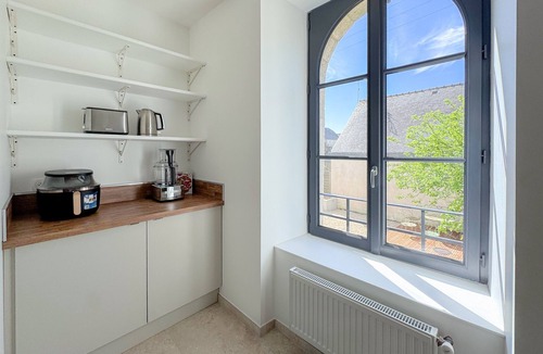 Guilvinec House | Holiday Home “Ker Lenevez - In the Heart of Guilvinec” with Private Terrace, Garden & Wi-Fi