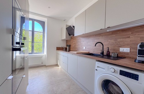 Guilvinec House | Holiday Home “Ker Lenevez - In the Heart of Guilvinec” with Private Terrace, Garden & Wi-Fi