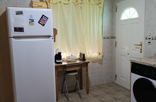 Catadau House | Holiday Home 'La Caseta D'Amparo' with Mountain Views, Private Terrace & Wi-Fi