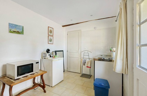 Sainte-Foy House | Holiday Home “La Petite Chaumière” with Shared Garden
