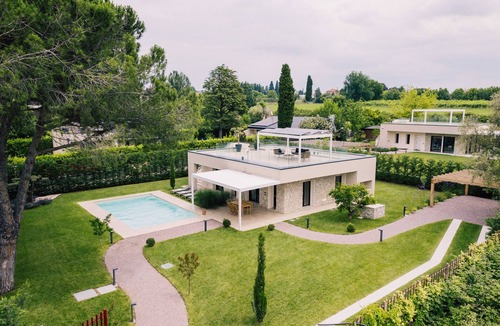 Mattarana House | Holiday Home "Lagolino Boutiquehouse " with Pool, Garden & Wi-Fi