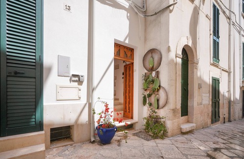 Conversano House | Holiday Home 'Le Badesse Mitrate' with Wi-Fi and Air Conditioning