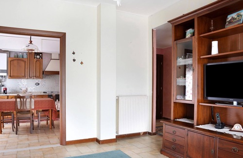 Cengio House | Holiday Home 'Le Rose' with Mountain View, Balcony and Wi-Fi