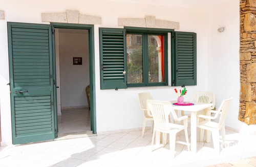 Limpiddu Apartment | Holiday Home 'Limpiddu 5' with Mountain View and Shared Garden