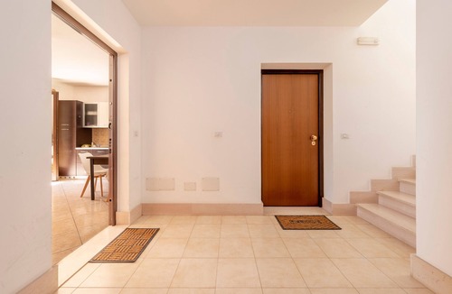 Castromediano House | Holiday Home 'Manuela' with Balcony, Wi-Fi and Air Conditioning