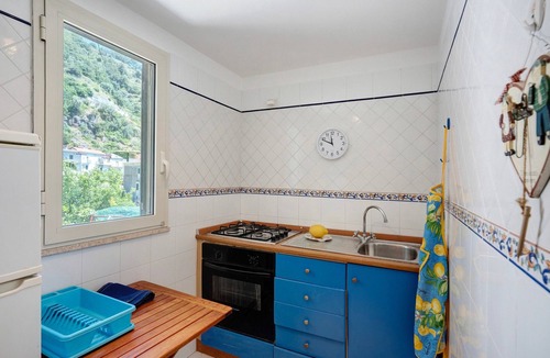 Erchie House | Holiday Home 'Mare E Limoni' with Sea View, Wi-Fi and Air Conditioning