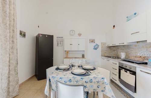 Custonaci House | Holiday Home 'Marettimo Cornino' with Sea View, Wi-Fi and Air Conditioning