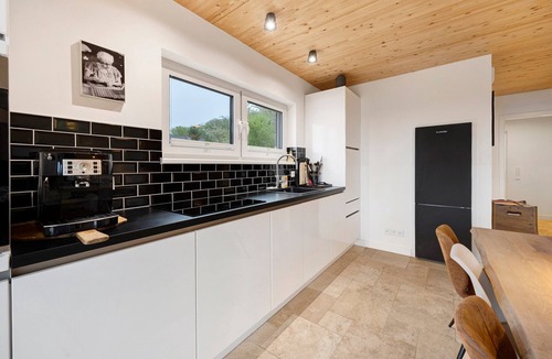Gernrode House | Holiday Home 'Mit Panoramablick' with Mountain View, Shared Terrace and Wi-Fi