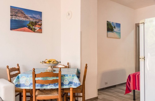 Seccagrande Apartment | Holiday Home 'Monolocale Arredato - Le Terrazze' with Sea View, Wi-Fi and Air Conditioning