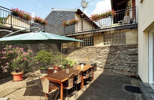 Burgen House | * Holiday home 'old farmhouse'