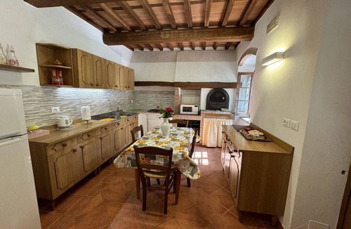 Massa e Cozzile House | Holiday home on the hills of Val di Nievole between Lucca, Pistoia and Montecatini, private pool