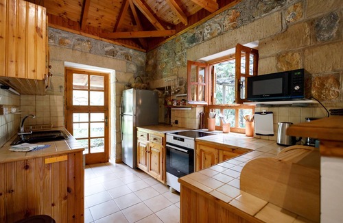 Lefktron House | Holiday home only 300m from Stoupa beach, beautiful garden, Peloponnese
