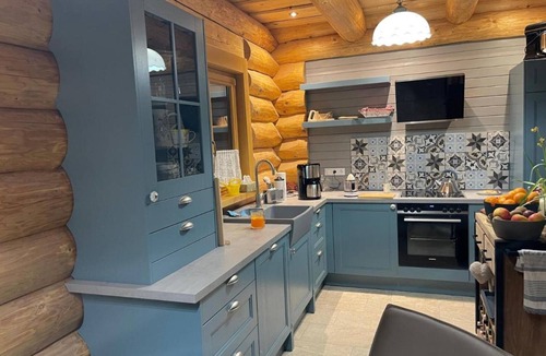 Albeck House | Holiday Home "Reimers Chalet 2b" with Panoramic Mountain Views
