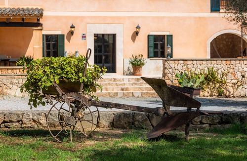 Manacor House | Holiday Home "Son Moix" with Mountain View, Garden, Terraces, Balcony & Pool