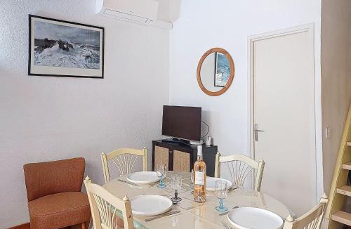 La Motte House | Holiday Home Tiny Blue by Interhome