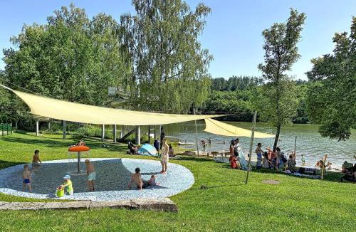 Wemding House | Holiday Home Tiny Haus Auszeit am See by Interhome