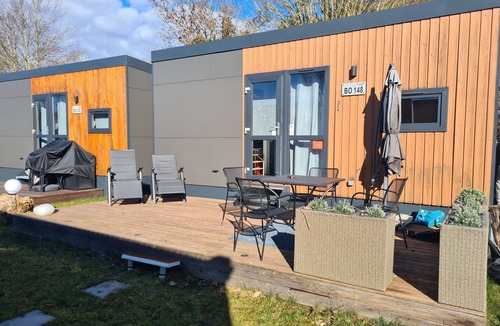 Wemding House | Holiday Home "Tiny House Lohse" with Private Terrace, Now with Bed Linen and Towels