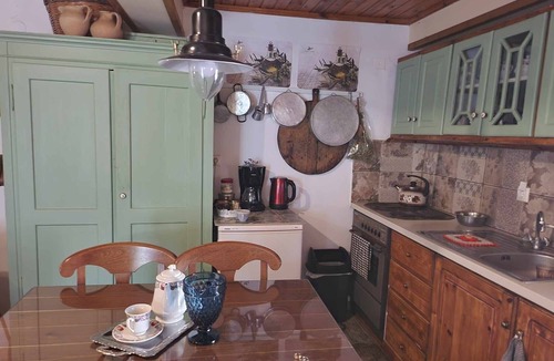 Alexandros Cottage | Holiday Home 'Traditional Farmhouse' with Mountain View, Private Terrace and Private Garden