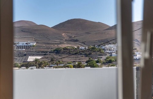 Uga House | Holiday Home 'Tranquility Among Volcanoes' with Private Pool, Shared Terrace & Wi-Fi