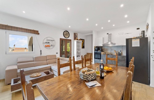 Sarroch House | Holiday Home "Villa Matteo Suite" with Sea View, Shared Pool and Wi-Fi
