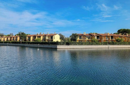Isola Albarella House | Holiday home with air conditioning and terrace