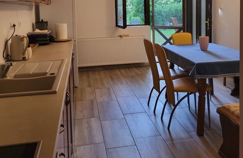 Karlobag House | Holiday Home with Three Bedrooms and Garden