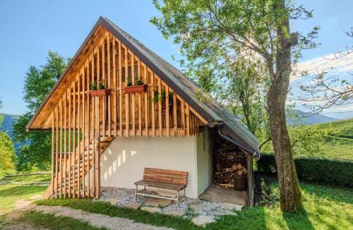 Tolmin House | Holiday Homes Pr Pelaku with Outdoor Sauna