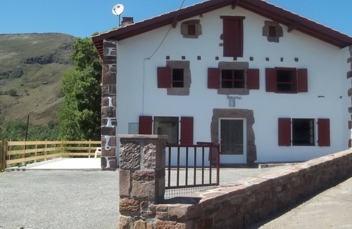 Bidarray House | Holiday house on the heights of the Basque Country.
