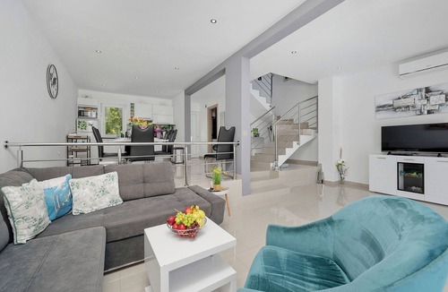 Skrbcici House | Holiday house "Sabine green"