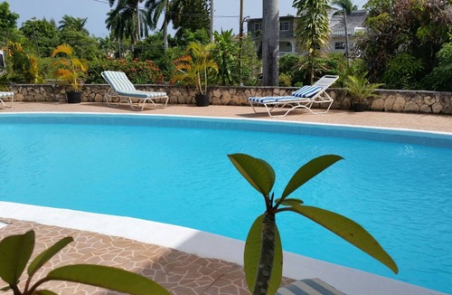 IronShore Estates Villa | Holiday House Second floor Ste