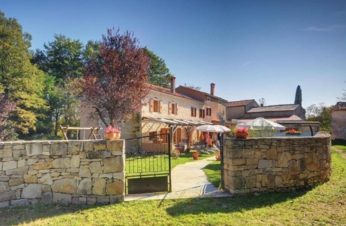 Gracisce House | Holiday house Zminj for 8 - 10 persons with 4 bedrooms - Holiday house