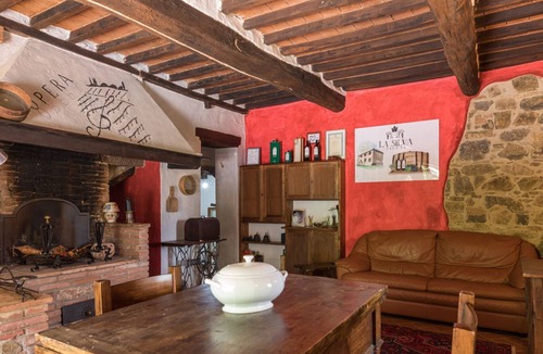 Seggiano House | Holiday in touch with nature, in a typical stone house surrounded by a large garden and panoramic se