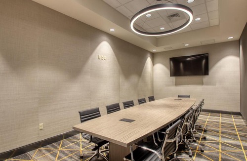 Appleton Hotel | Holiday Inn - Appleton by IHG