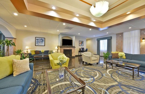 Fort Lewis Hotel | Holiday Inn Express Hotel & Suites Tacoma South - Lakewood, an IHG Hotel
